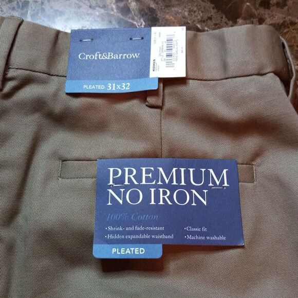 Croft and Barrow Pleated Khaki Pants - Picture 7 of 7